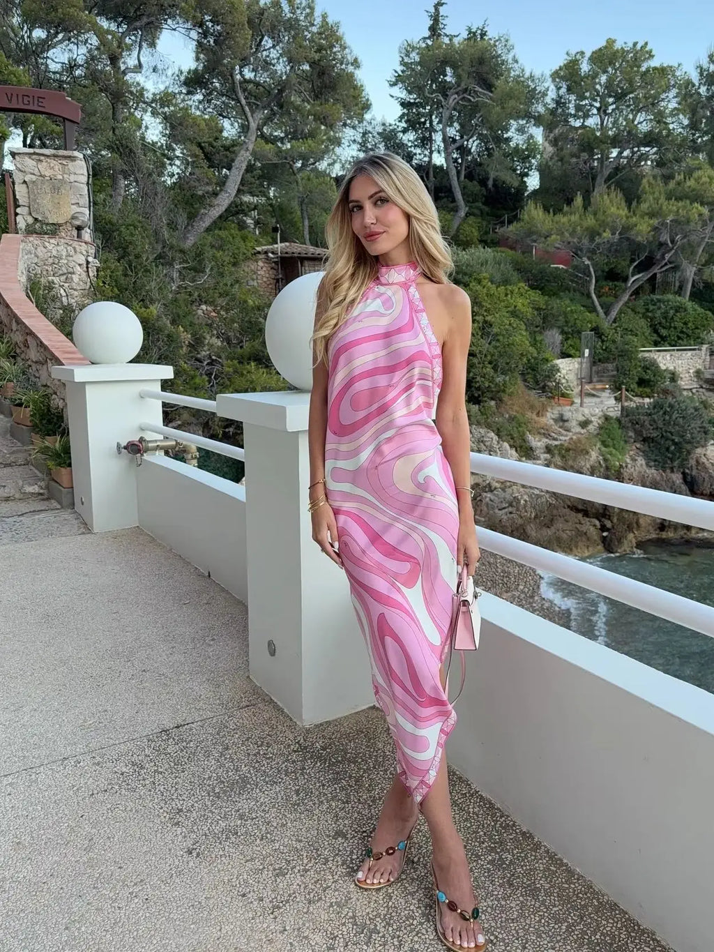 שמלת מידי סקסית בהדפס סאטן אלגנטית דגם נאקסוס